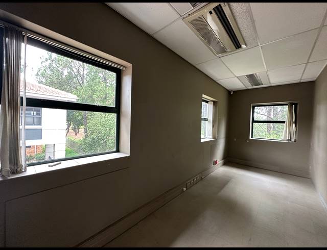 382.60M² OFFICE TO LET IN WOODMEAD
